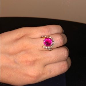 BEAUTIFUL PINK CRYSTAL RING